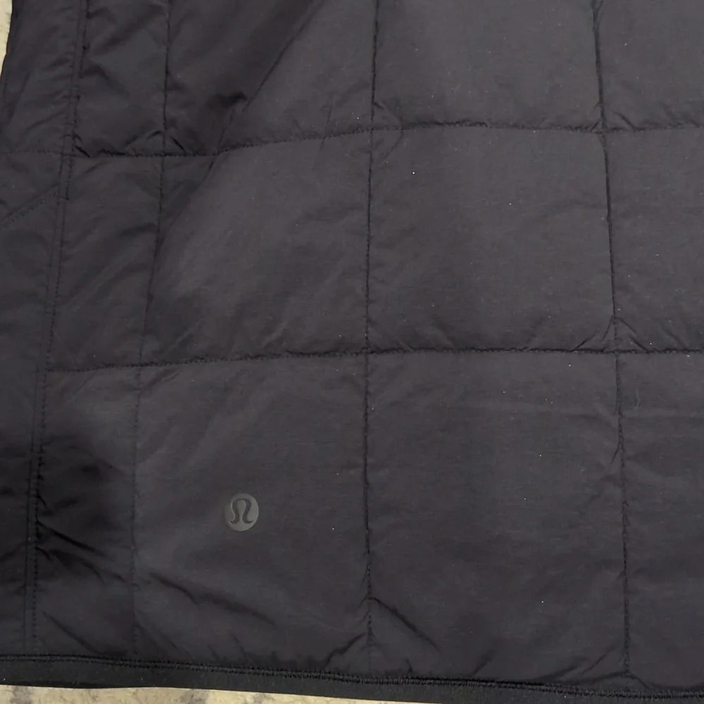 Lululemon Route Ready Lightweight Insulated Jacket Black Like New - Picture 9 of 11